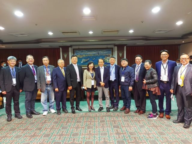  Kaohsiung Deputy Mayor Lin Chin-Jung Accompanies Mayor Chen Chi-Mai in Meeting with Taiwan Commercial District Federation to Promote Digital Transformation 