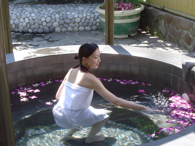  Sulfur Hot Spring Anti-Epidemic Soup in Response to COVID-19 