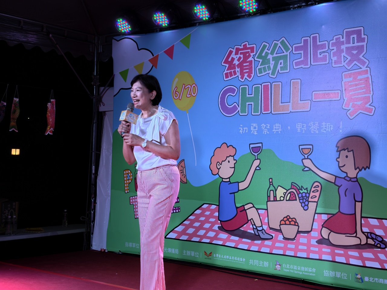 舞台前總是充滿著熱烈掌聲.jpg